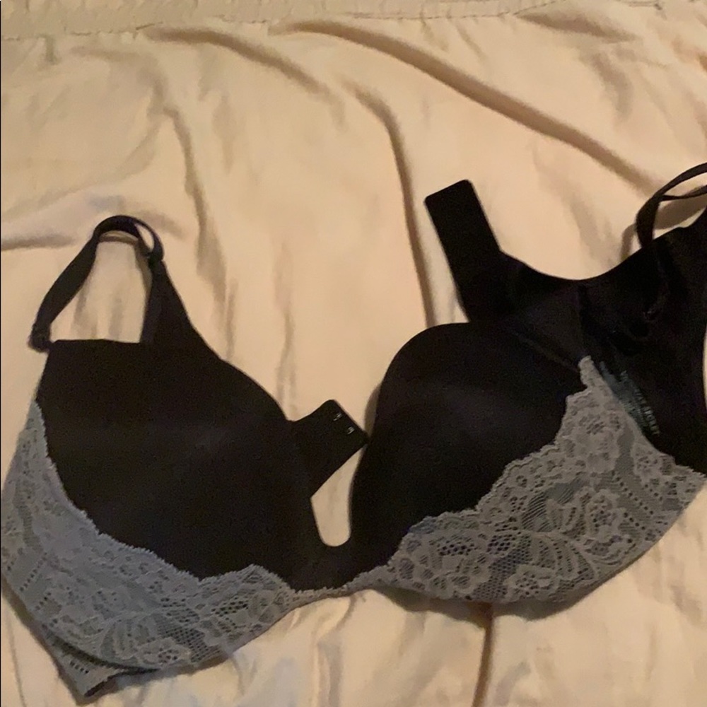 Victoria’s Secret push-up bra 34C